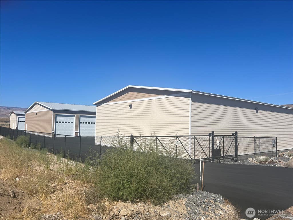 Photo of 9842 W.9 Road NW #B-15, Quincy, WA 98848 (MLS # 2567965)