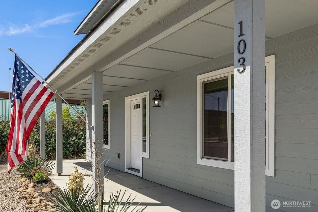 Photo of 103 N Sprague Street, Ellensburg, WA 98926 (MLS # 2534988)