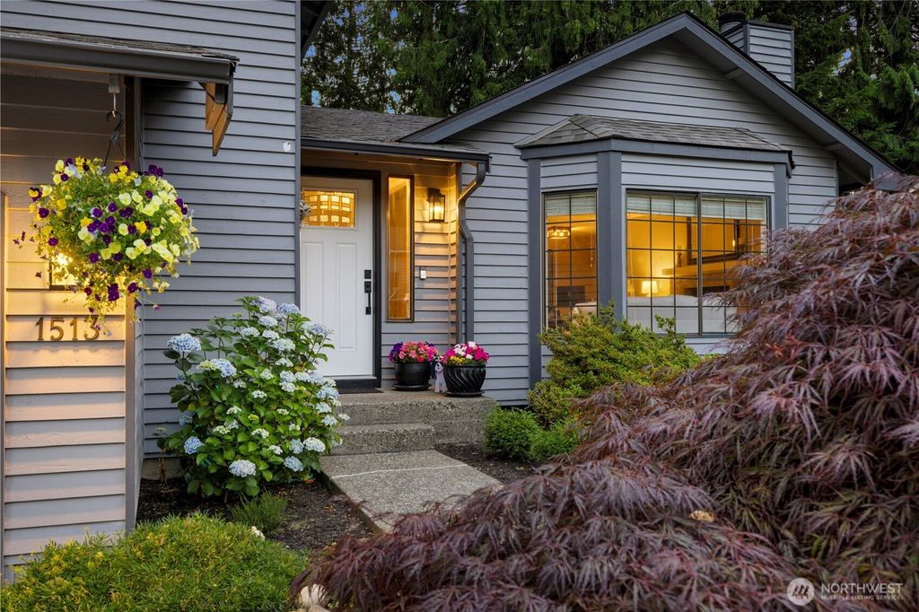 Photo of 1513 220th Place NE, Sammamish, WA 98074 (MLS # 2406507)