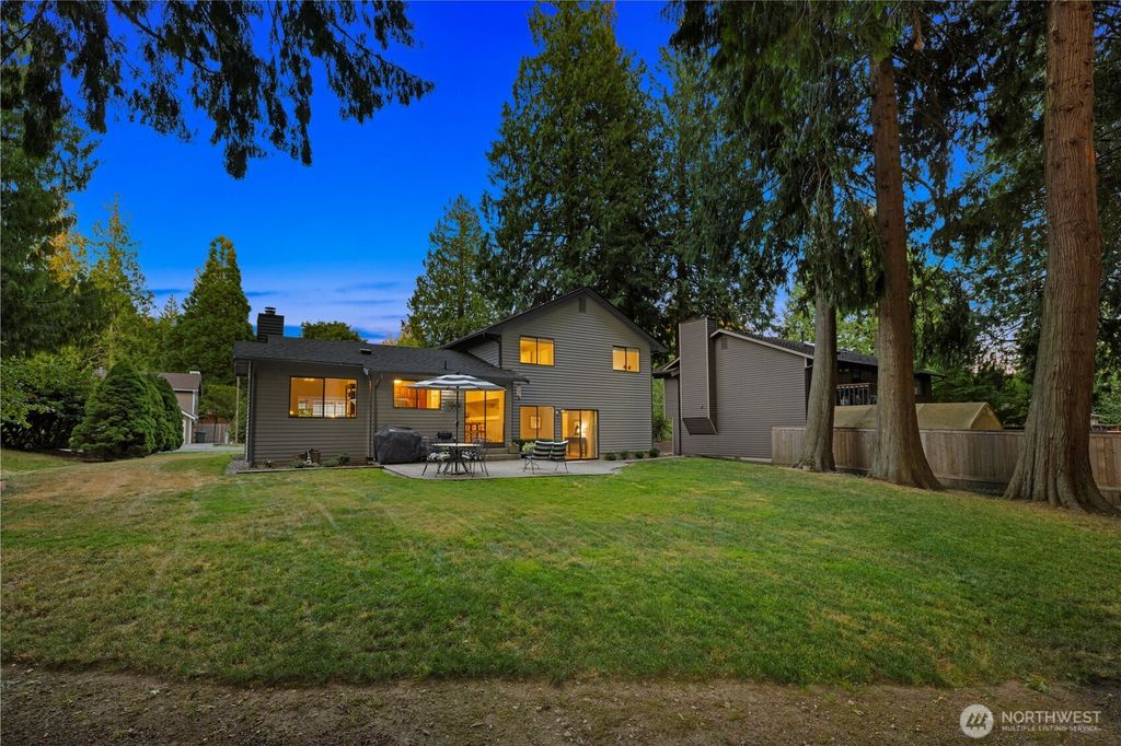 Photo of 1513 220th Place NE, Sammamish, WA 98074 (MLS # 2406507)