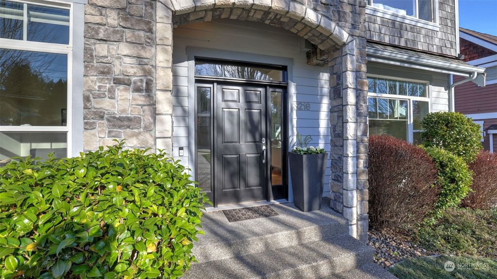 Photo of 3216 NE 100th Street, Seattle, WA 98125 (MLS # 2325017)