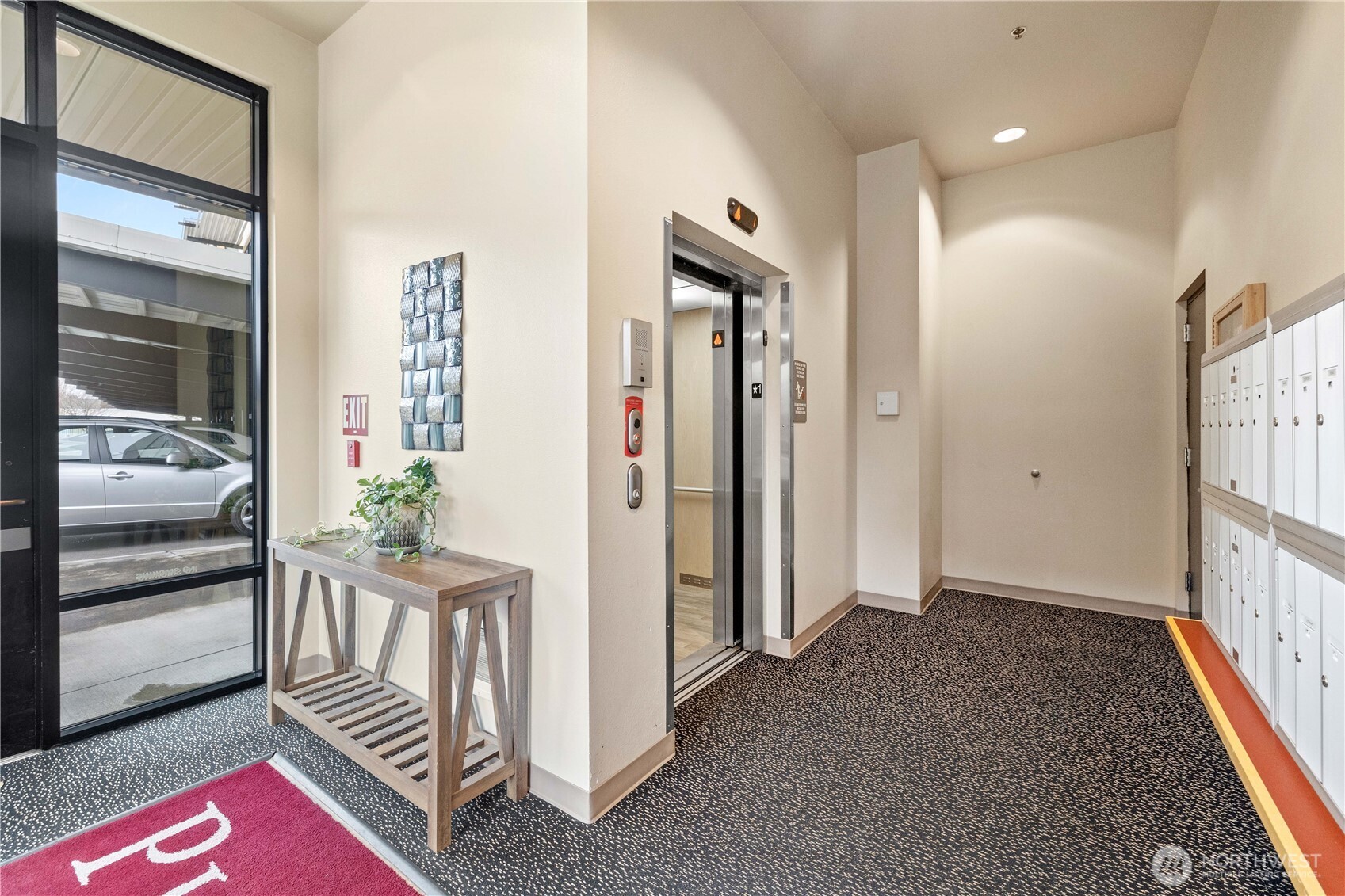 210 W Pioneer Avenue 315