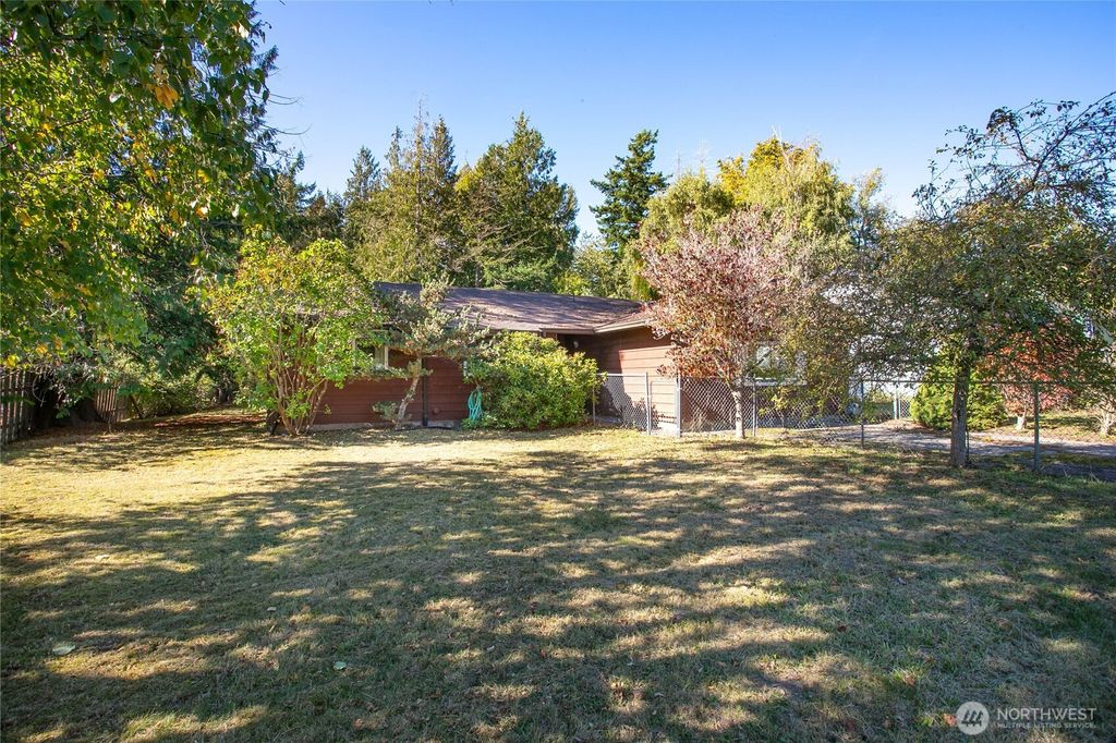 Photo of 3319 Hollywood Avenue, Bellingham, WA 98225 (MLS # 2442469)