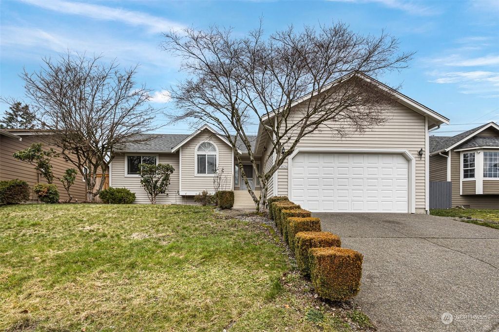 Photo of 13624 SE 272nd Court, Kent, WA 98042 (MLS # 2035458)