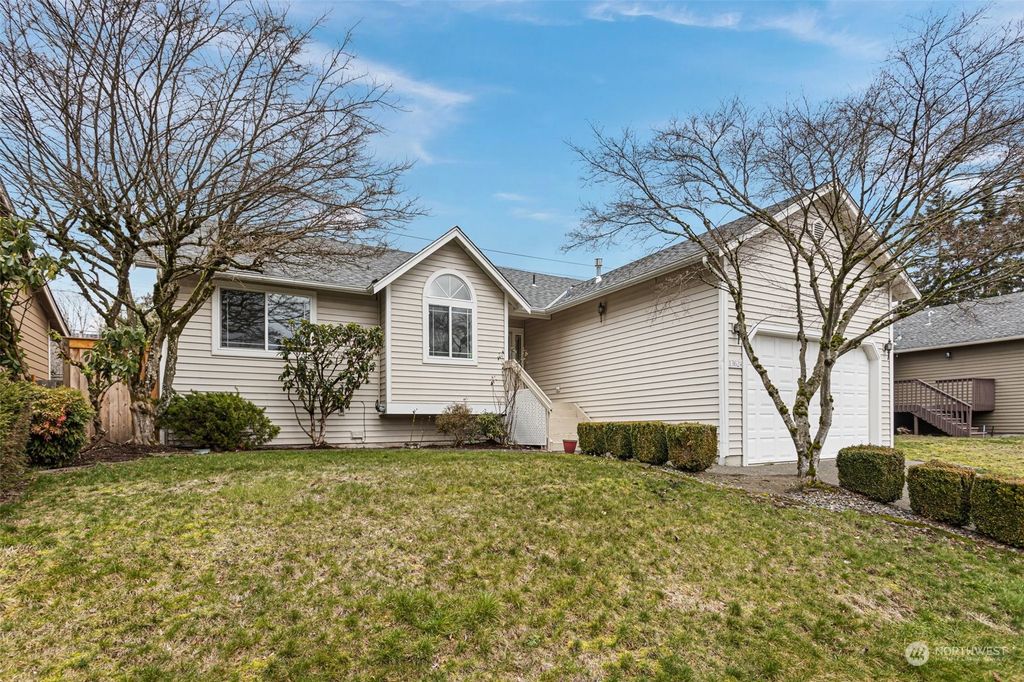 Photo of 13624 SE 272nd Court, Kent, WA 98042 (MLS # 2035458)