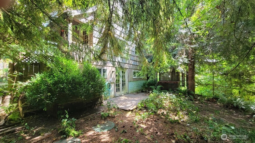 927 Clay Avenue