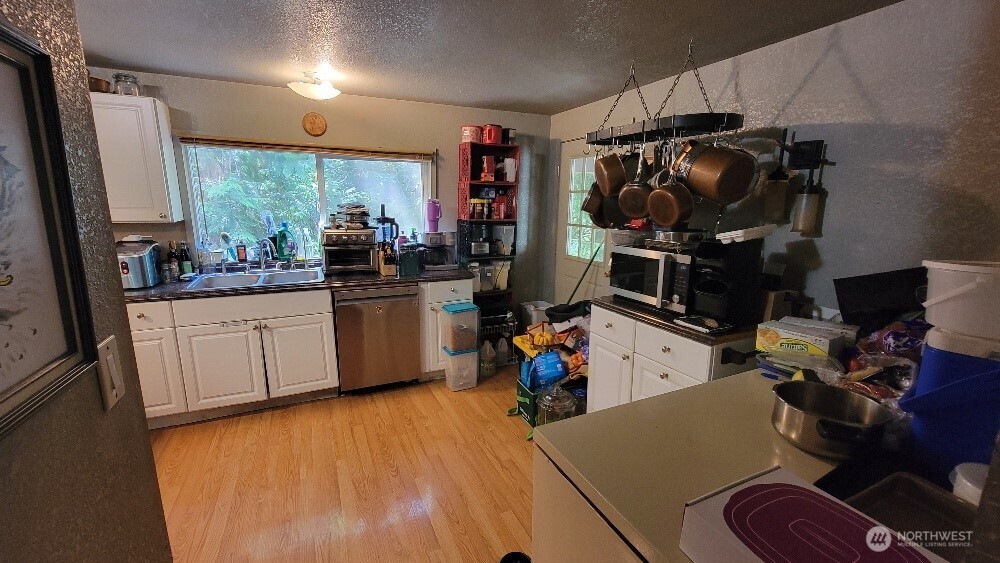 927 Clay Avenue