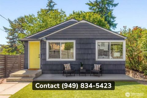 Photo of 10015 Ashworth Ave N AVE, Seattle, WA 98133 (MLS # 2546072)