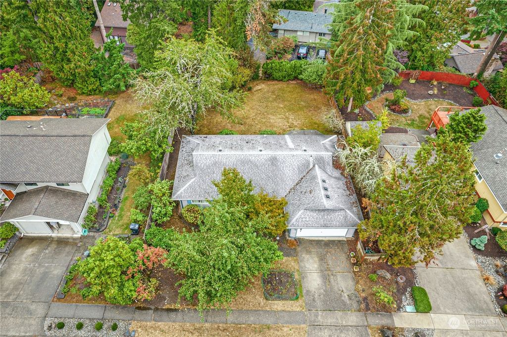 Photo of 18252 NE 31st Street, Redmond, WA 98052 (MLS # 2012830)