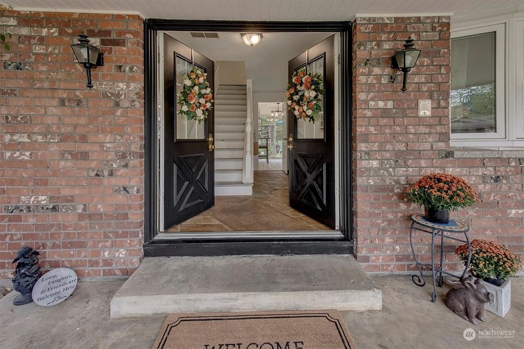 Photo of 12838 SE 67th Street, Bellevue, WA 98006 (MLS # 2302716)