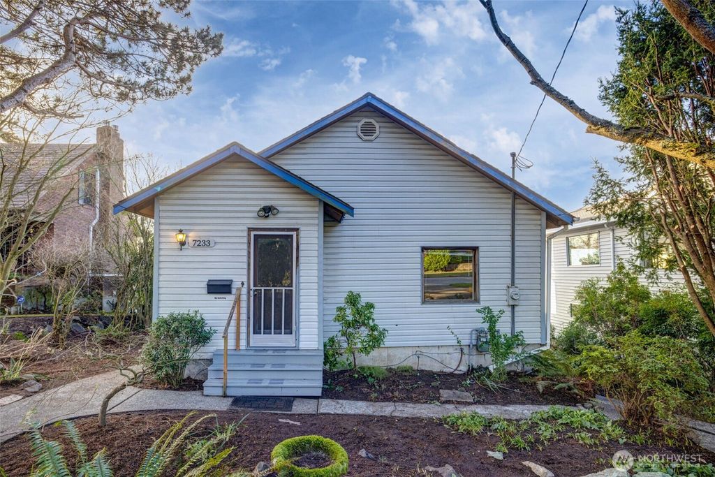 Photo of 7233 36th Avenue SW, Seattle, WA 98126 (MLS # 2475129)