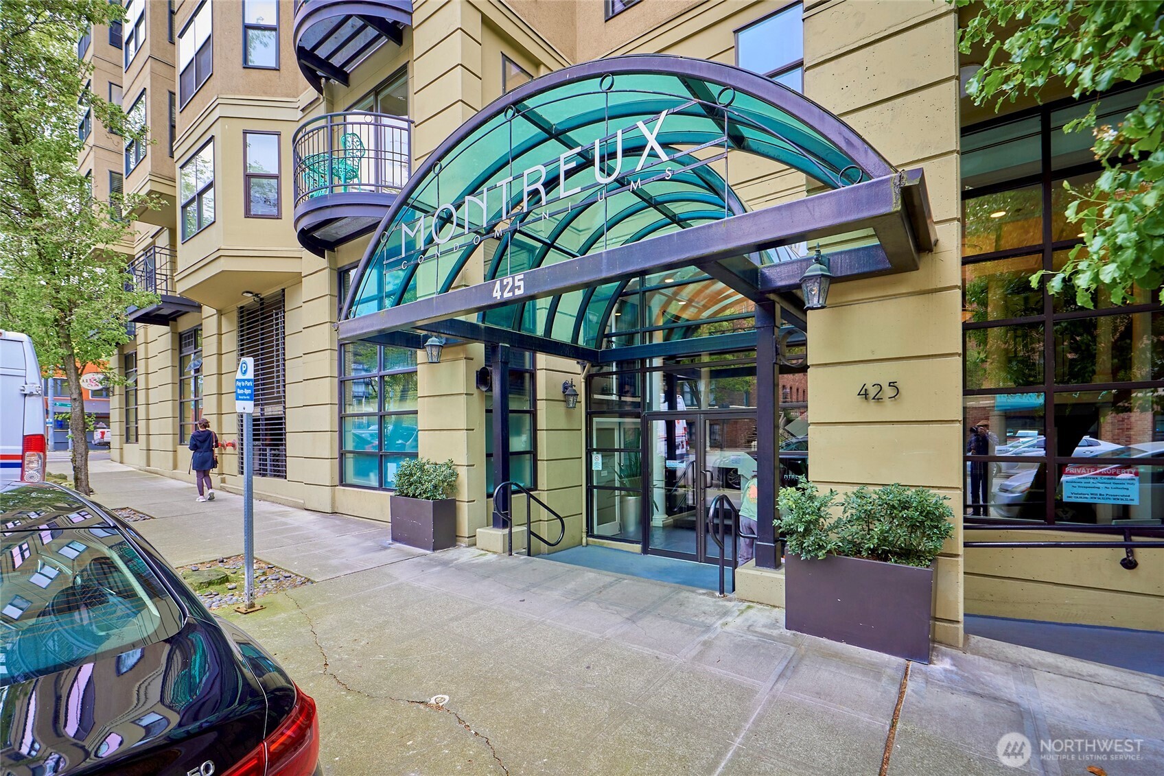 425 Vine Street 709