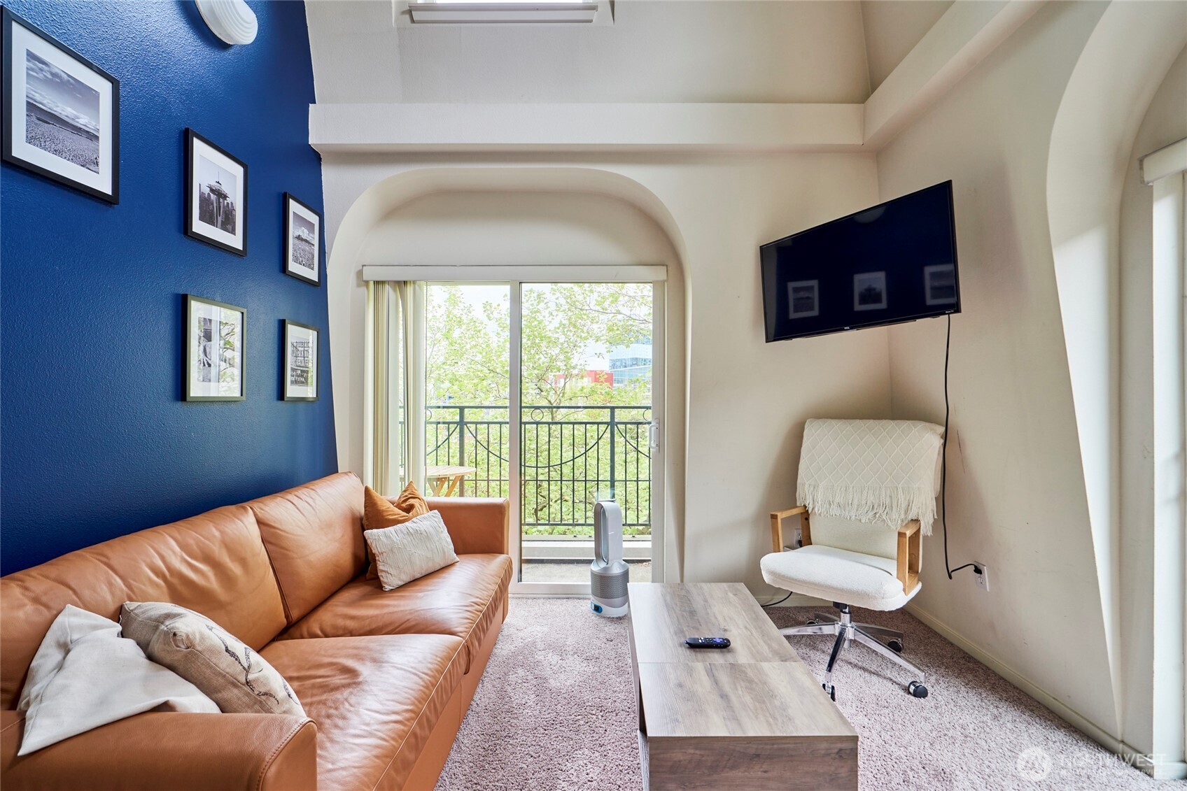 425 Vine Street 709