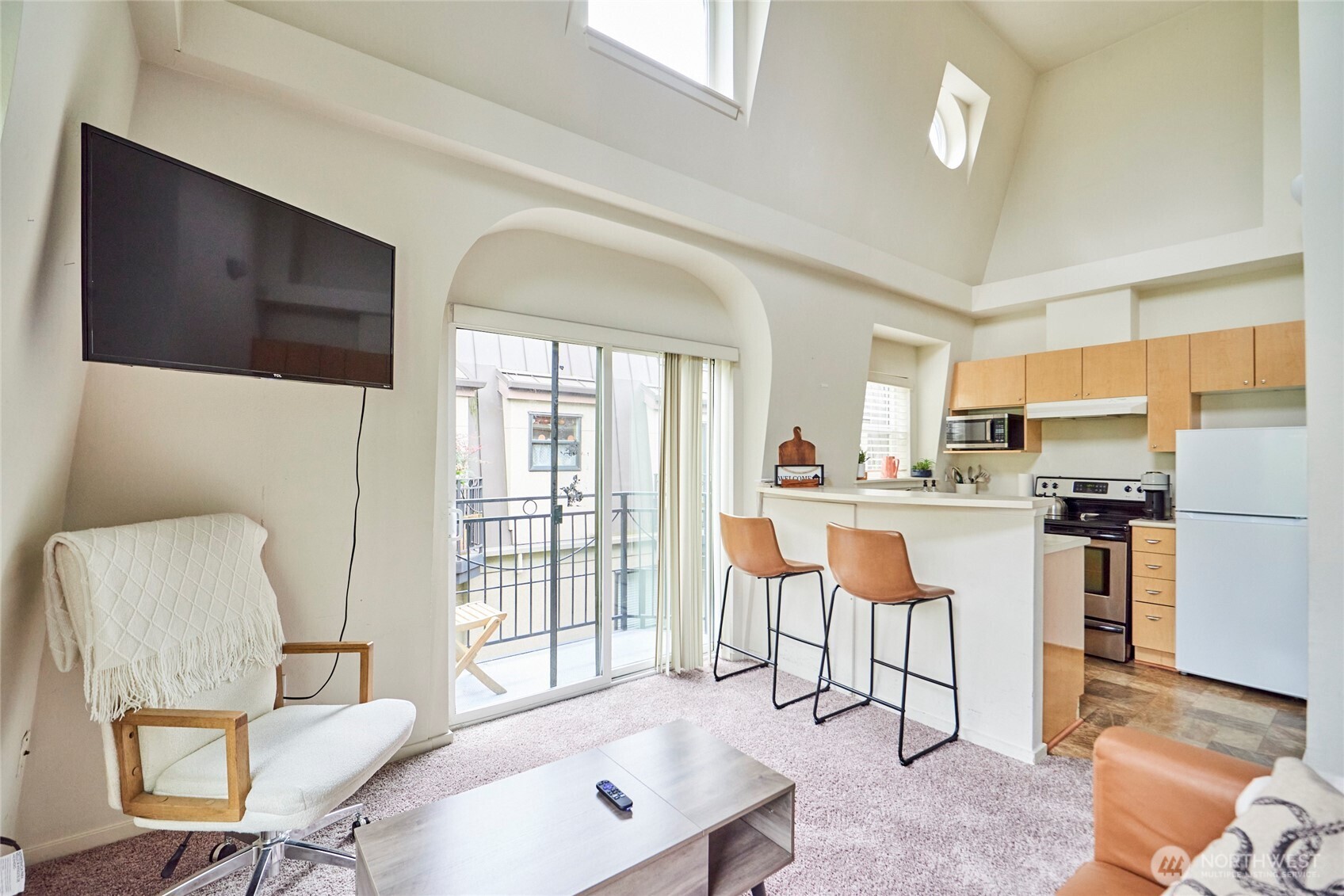 425 Vine Street 709
