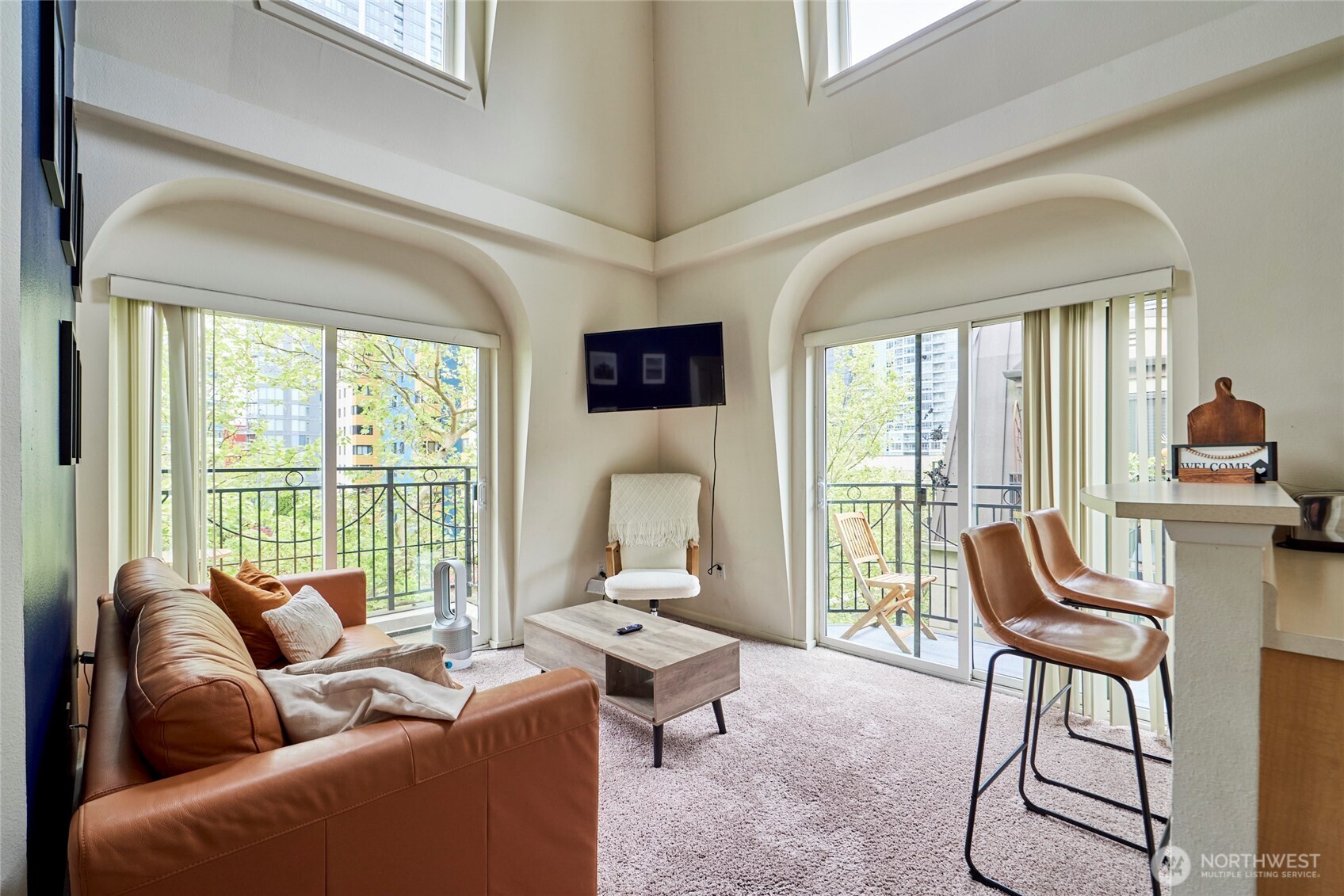 425 Vine Street 709