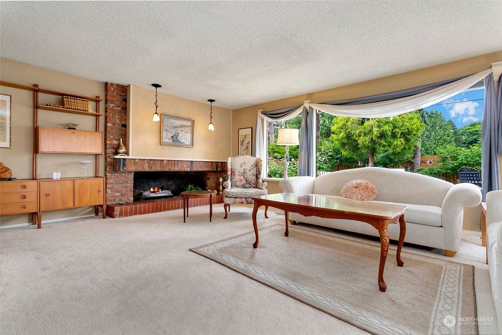 Photo of 18114 NE 23rd Street, Redmond, WA 98052 (MLS # 2132858)