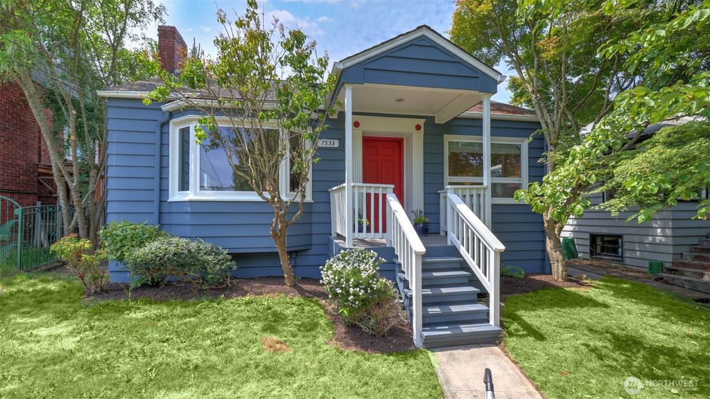 Photo of 7533 18th Avenue NE, Seattle, WA 98115 (MLS # 2394185)