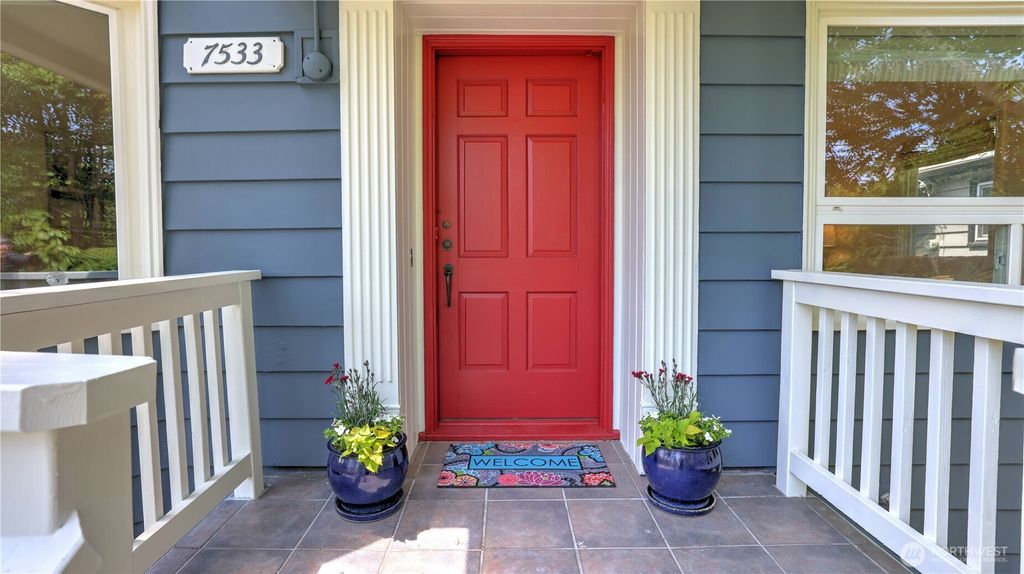 Photo of 7533 18th Avenue NE, Seattle, WA 98115 (MLS # 2394185)