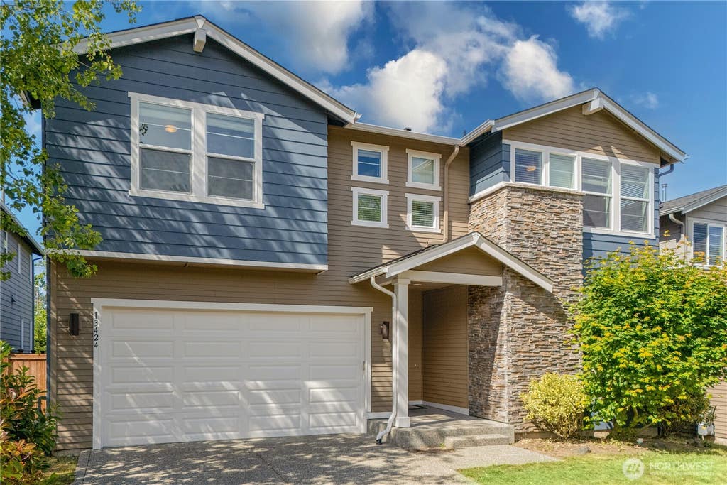 Photo of 13424 Little Bear Creek Place, Woodinville, WA 98072 (MLS # 2529012)