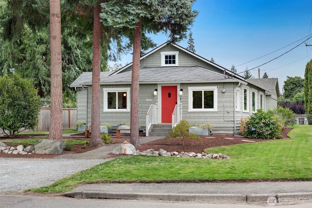 Photo of 16003 15th Avenue SW, Burien, WA 98166 (MLS # 2428224)
