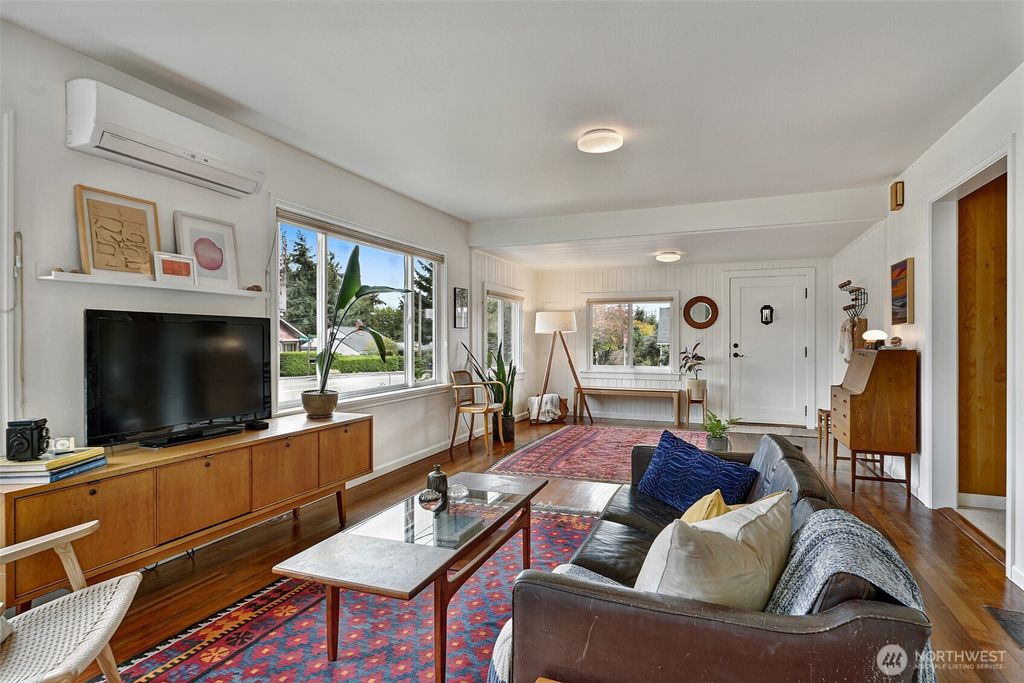 Photo of 16003 15th Avenue SW, Burien, WA 98166 (MLS # 2428224)