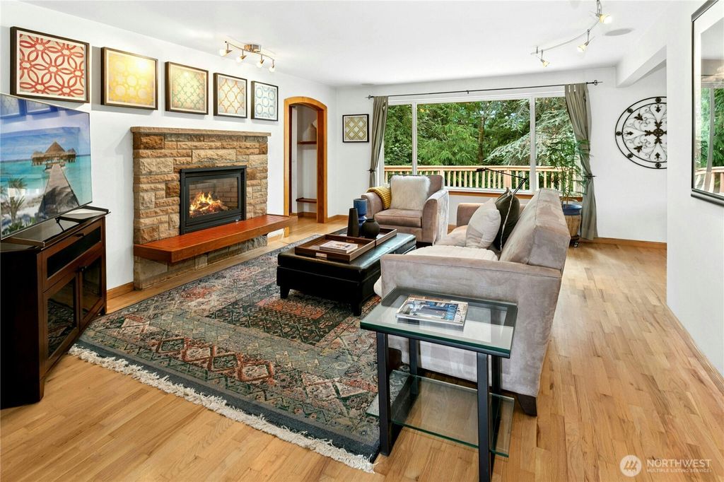 Photo of 2627 39th Avenue SW, Seattle, WA 98116 (MLS # 2401634)