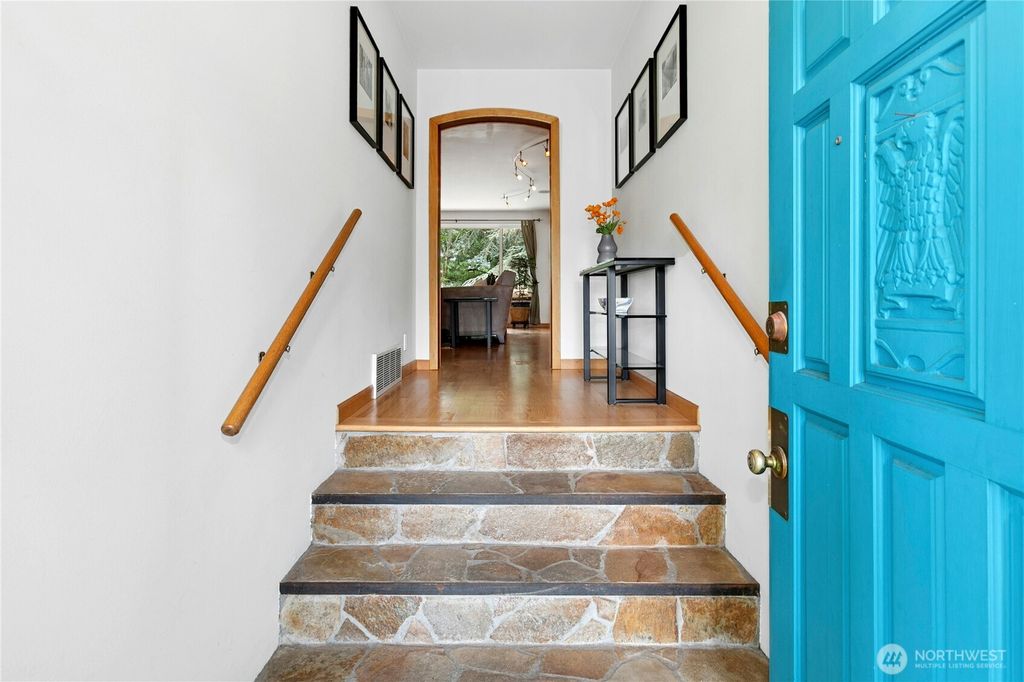 Photo of 2627 39th Avenue SW, Seattle, WA 98116 (MLS # 2401634)