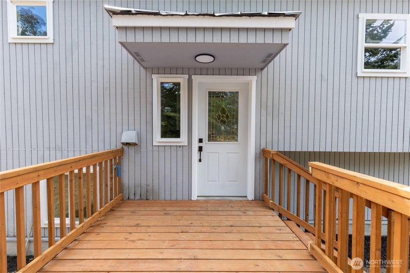 1386 Admirals Drive