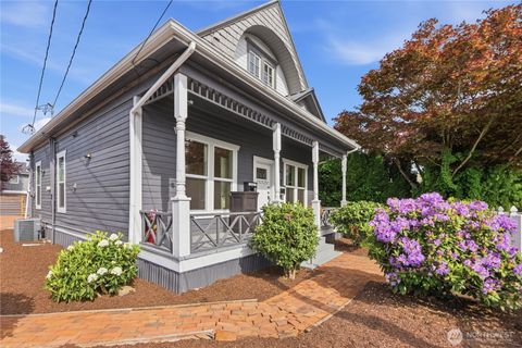 Photo of 145 Park Avenue N, Renton, WA 98057 (MLS # 2527238)