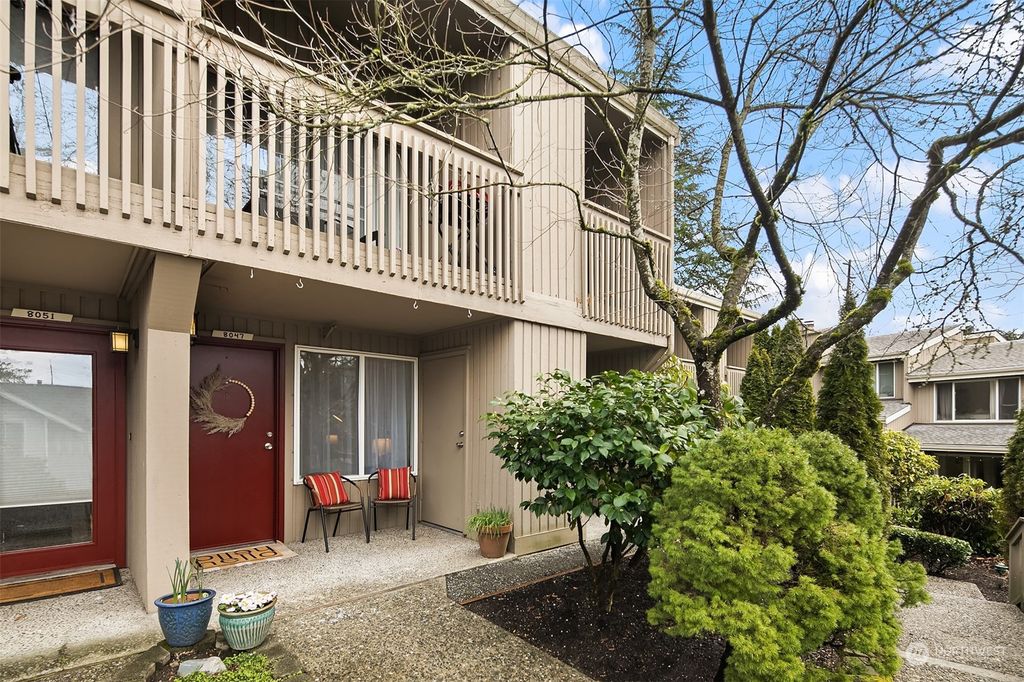 Photo of 8047 170th Place NE #B6, Redmond, WA 98052 (MLS # 2038894)
