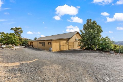 Photo of 151 Rowe Hill Drive, Naches, WA 98937 (MLS # 2446117)