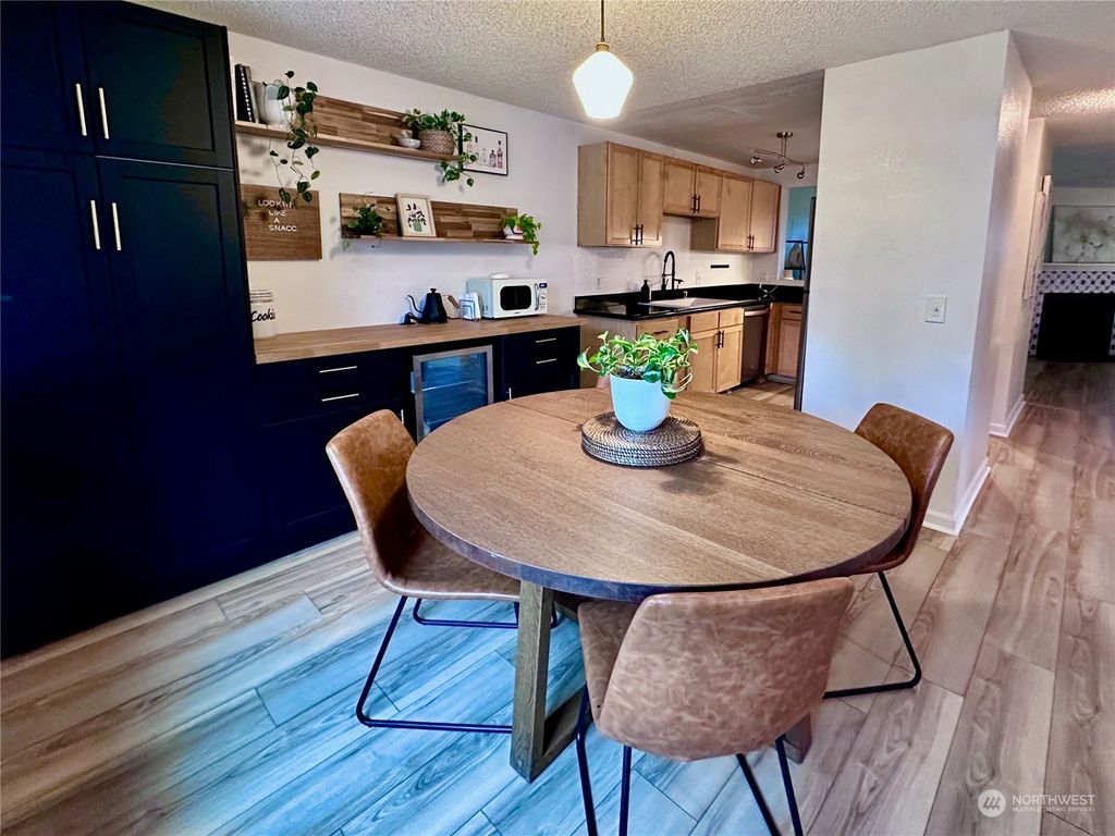 Photo of 1216 S 237th Lane #1402, Des Moines, WA 98198 (MLS # 2237256)