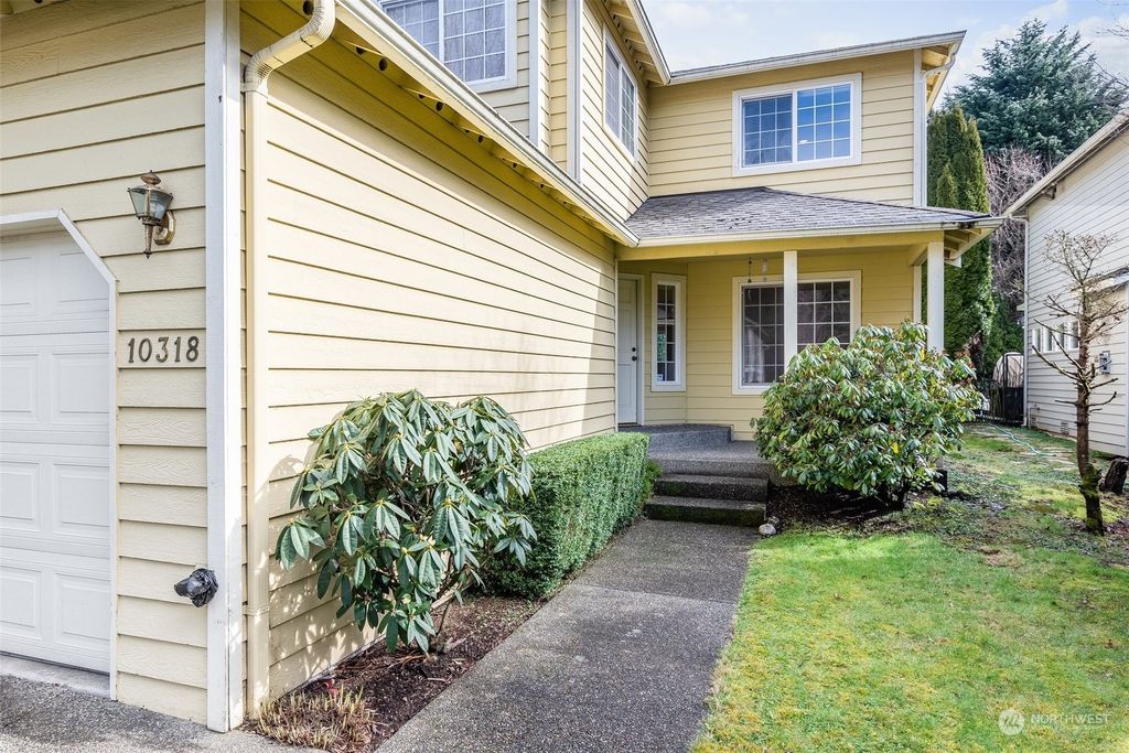 Photo of 10318 Ravenna Avenue NE, Seattle, WA 98125 (MLS # 2043286)