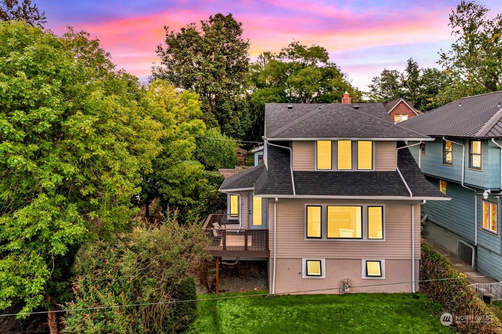 Photo of 3105 E Spring Street, Seattle, WA 98122 (MLS # 2290679)