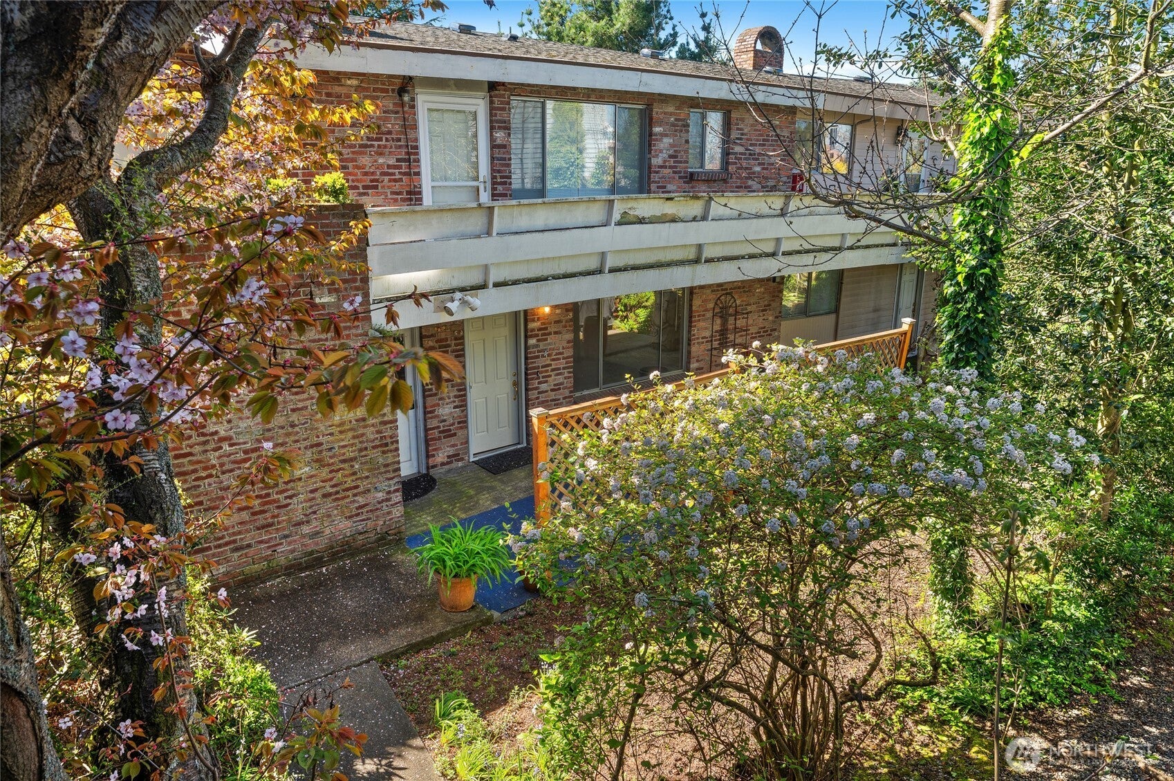 324 3rd Avenue S