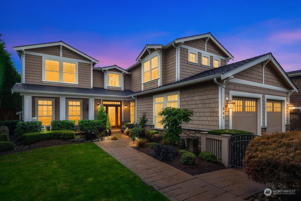 Photo of 541 13th Avenue W, Kirkland, WA 98033 (MLS # 2163759)