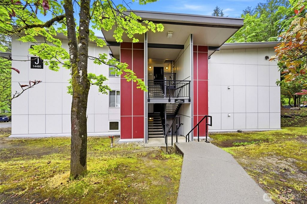 Photo of 14620 NE 31st Street #J102, Bellevue, WA 98007 (MLS # 2523997)