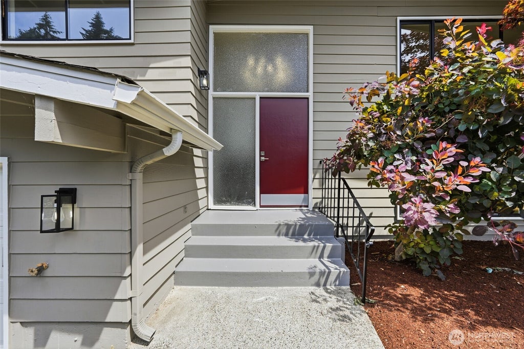 Photo of 1220 NW 201st Street, Shoreline, WA 98177 (MLS # 2543507)