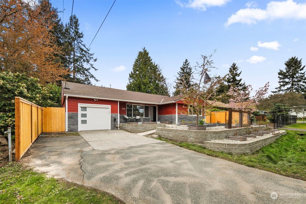 Photo of 11751 9th Avenue NE, Seattle, WA 98125 (MLS # 2215283)