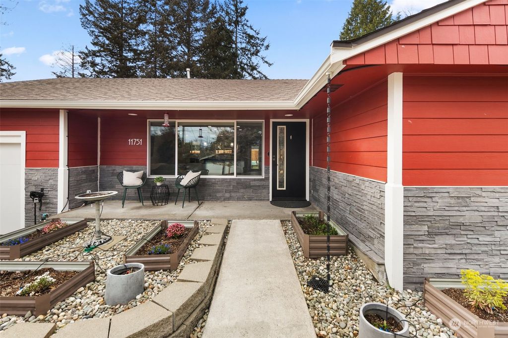Photo of 11751 9th Avenue NE, Seattle, WA 98125 (MLS # 2215283)