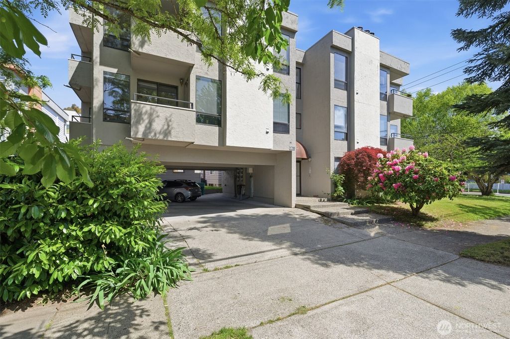 Photo of 1700 NW 64th Street, Seattle, WA 98107 (MLS # 2527718)