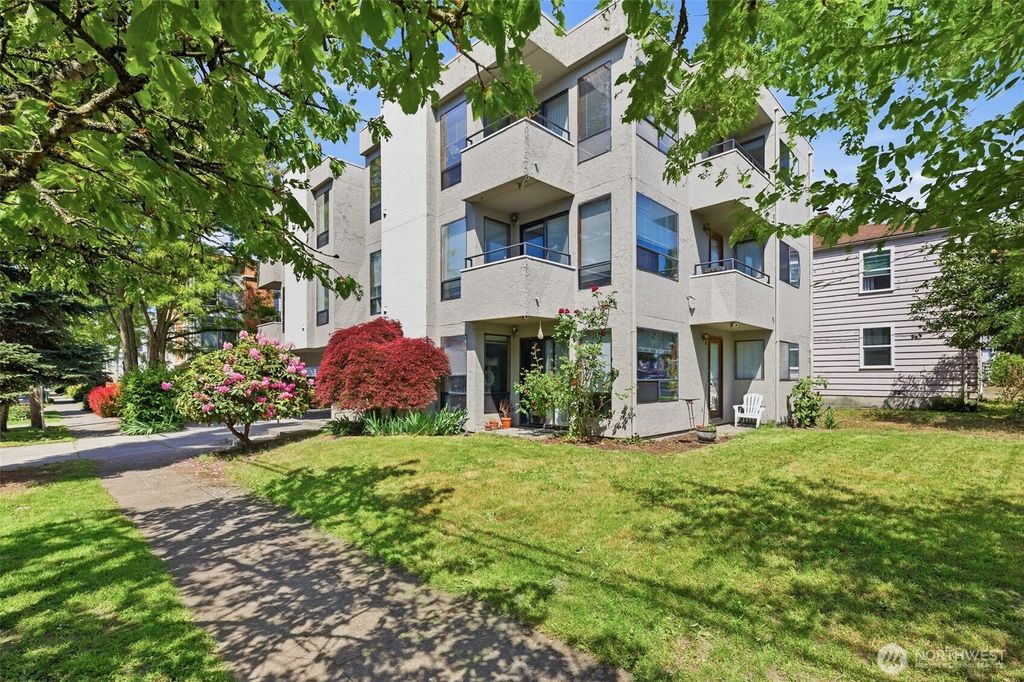 Photo of 1700 NW 64th Street, Seattle, WA 98107 (MLS # 2527718)