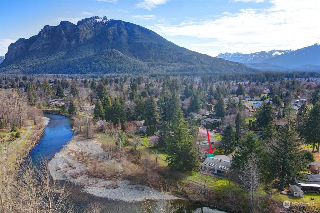 Photo of 925 Riverside Drive SE, North Bend, WA 98045 (MLS # 2049594)