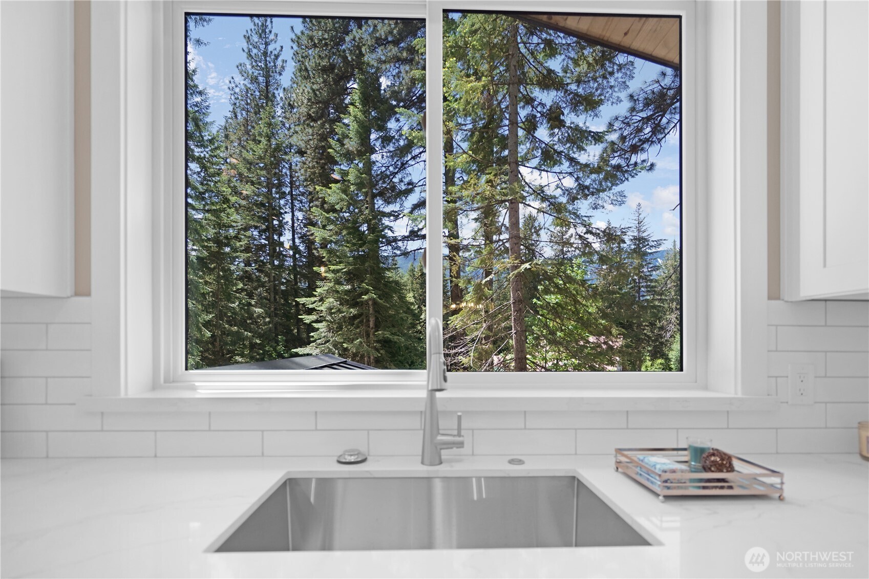 Leavenworth, Washington 98826, United States, 2 Bedrooms Bedrooms, ,2 BathroomsBathrooms,Residential,Pending,136098