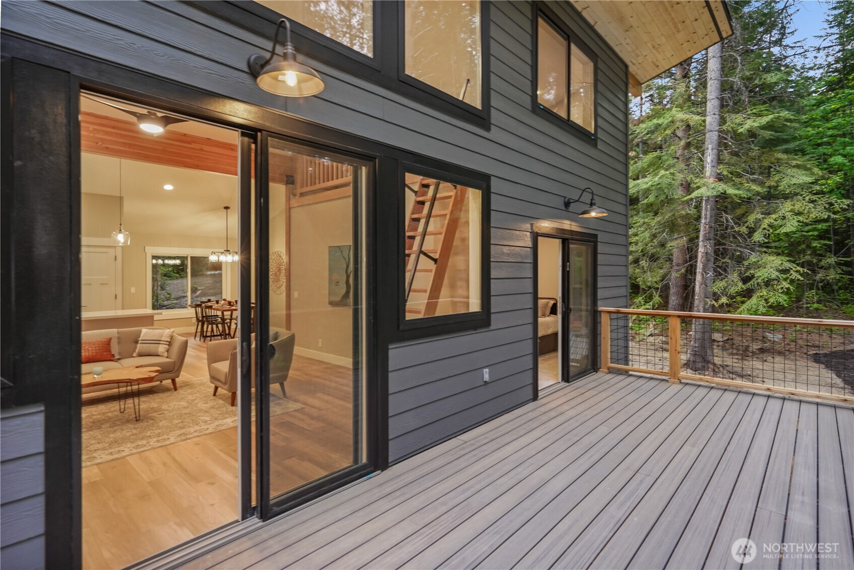 Leavenworth, Washington 98826, United States, 2 Bedrooms Bedrooms, ,2 BathroomsBathrooms,Residential,Pending,136098