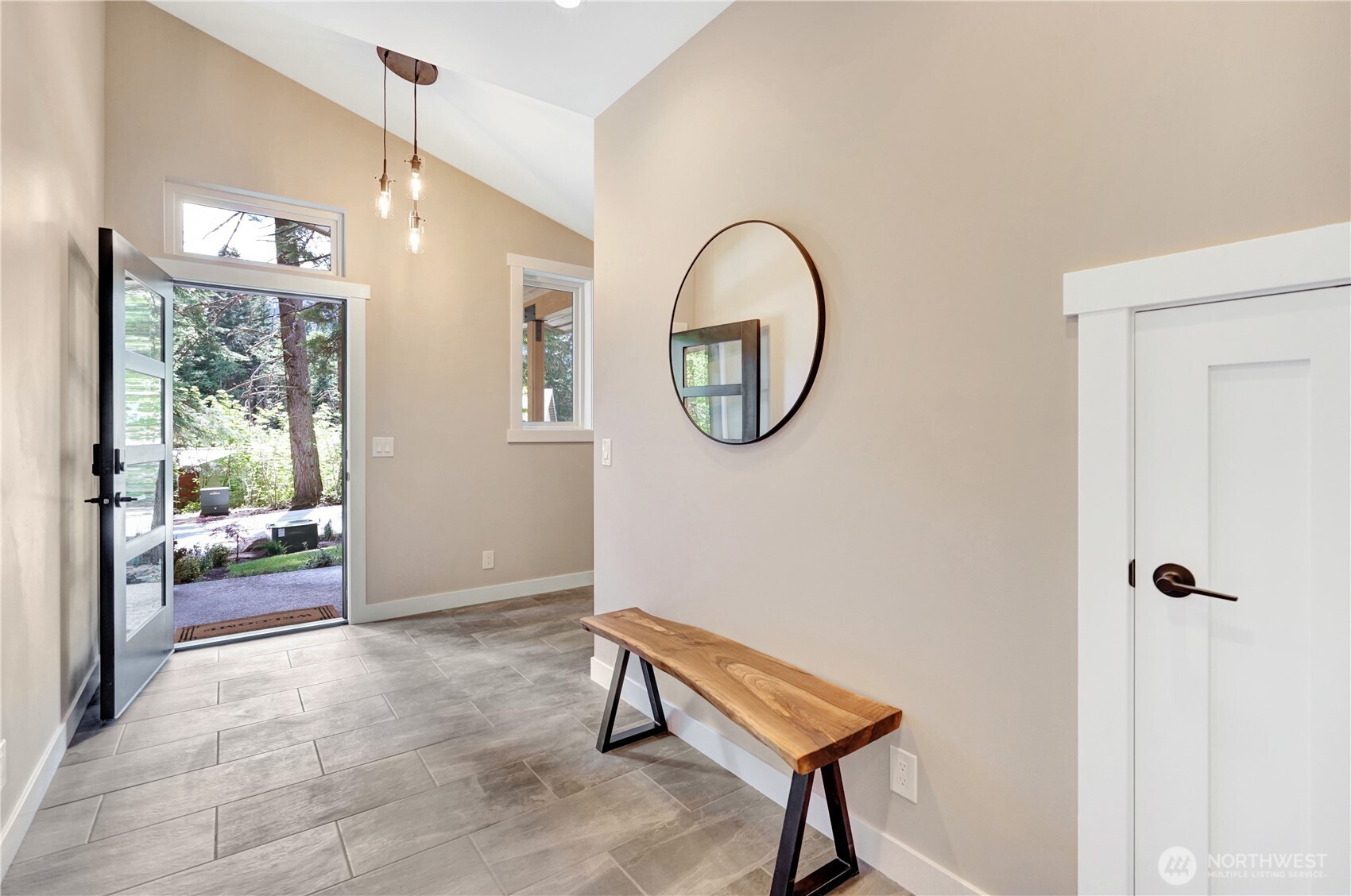 Leavenworth, Washington 98826, United States, 2 Bedrooms Bedrooms, ,2 BathroomsBathrooms,Residential,Pending,136098