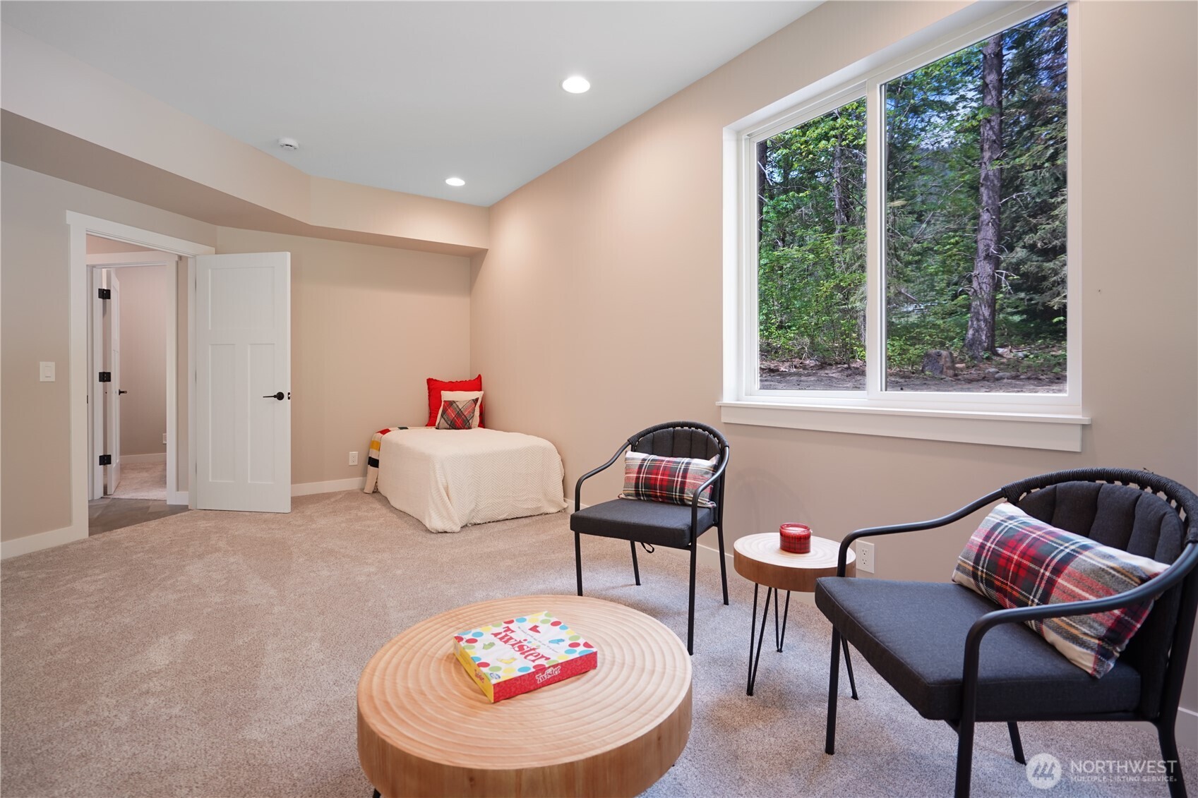 Leavenworth, Washington 98826, United States, 2 Bedrooms Bedrooms, ,2 BathroomsBathrooms,Residential,Pending,136098