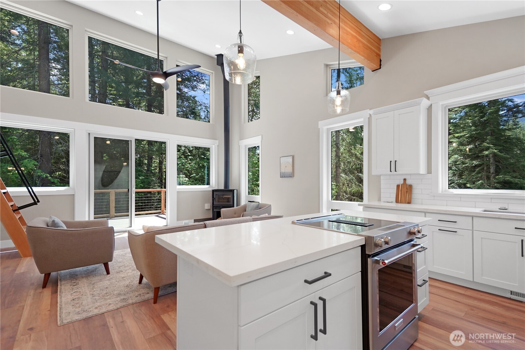 Leavenworth, Washington 98826, United States, 2 Bedrooms Bedrooms, ,2 BathroomsBathrooms,Residential,Pending,136098