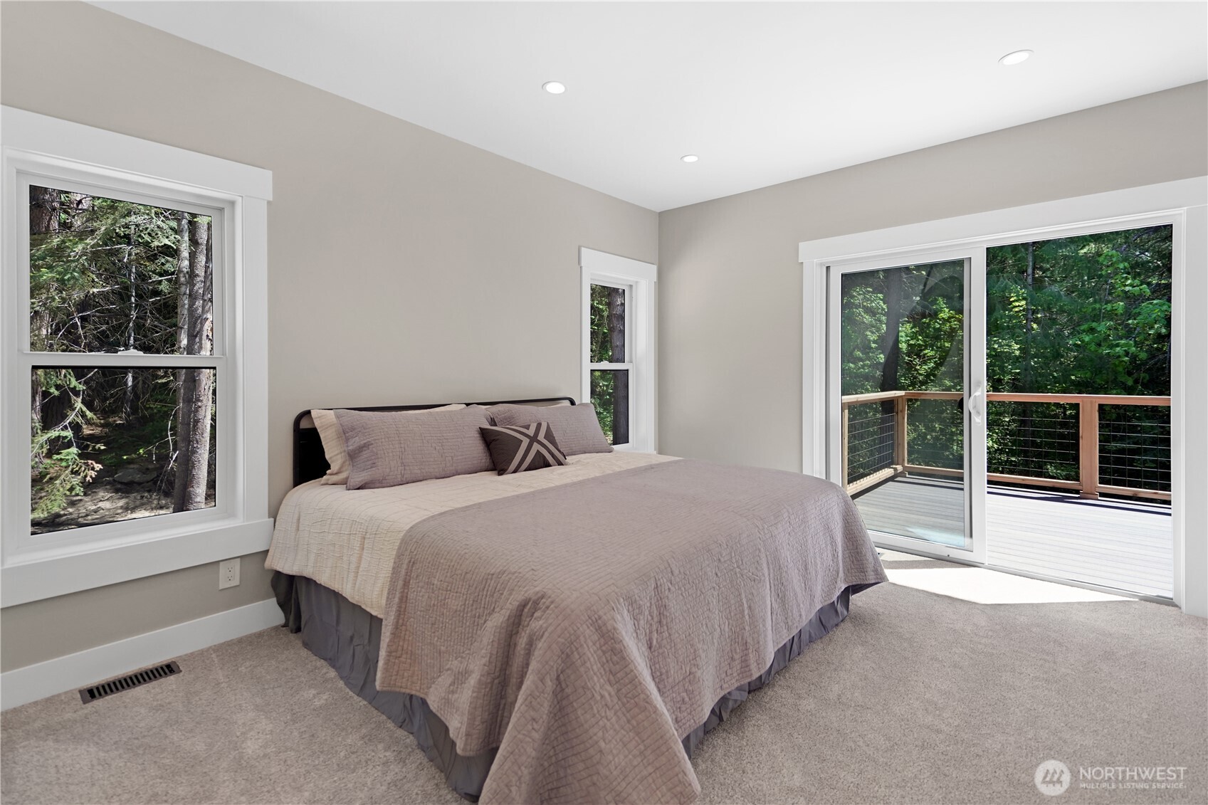 Leavenworth, Washington 98826, United States, 2 Bedrooms Bedrooms, ,2 BathroomsBathrooms,Residential,Pending,136098