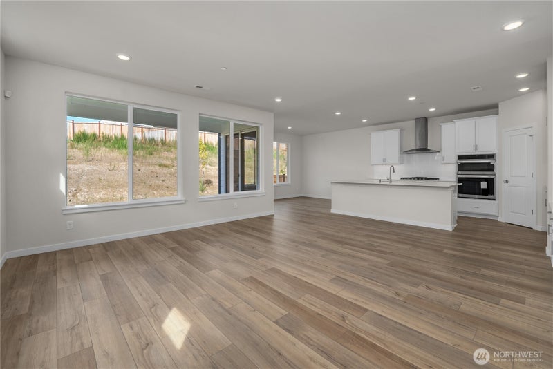 3943 Flat Top Drive